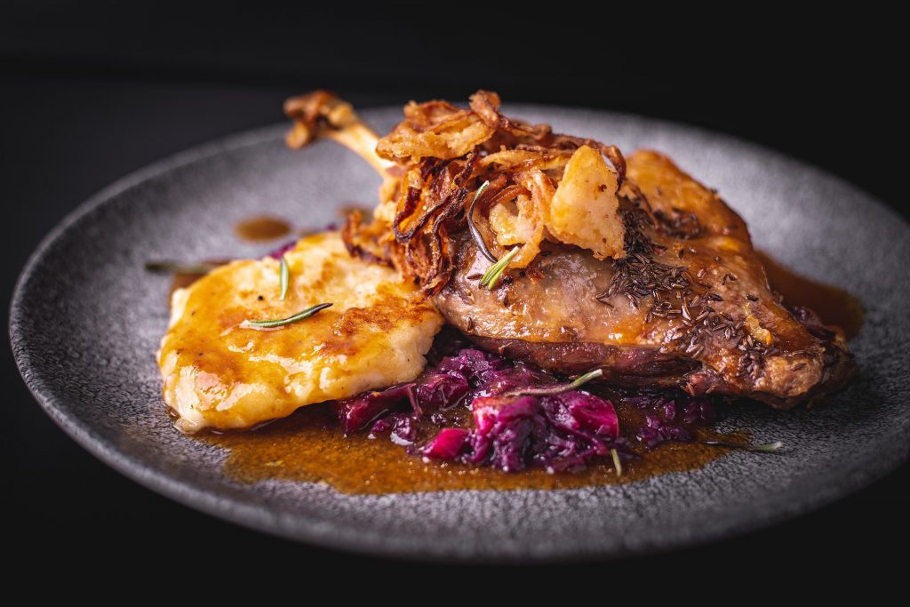 Roast goose with red cabbage